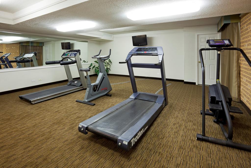 La Quinta Inn Chicago Окбрук Террас Экстерьер фото